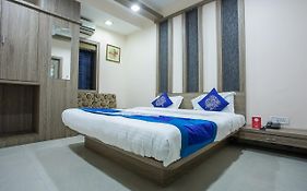 Hotel Rigga Inn Kokilaben Dhirubhai Ambani Hospital